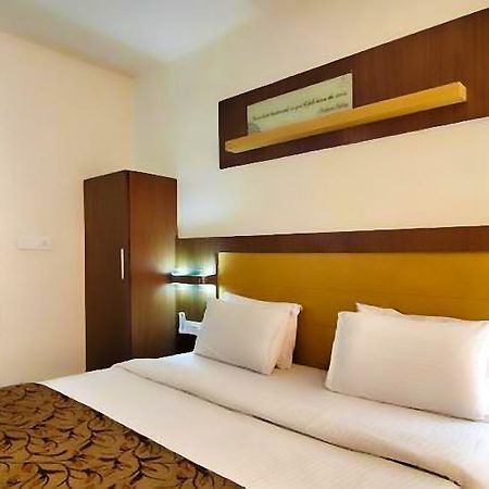 Continental Park Hotel Vijayawāda Екстериор снимка