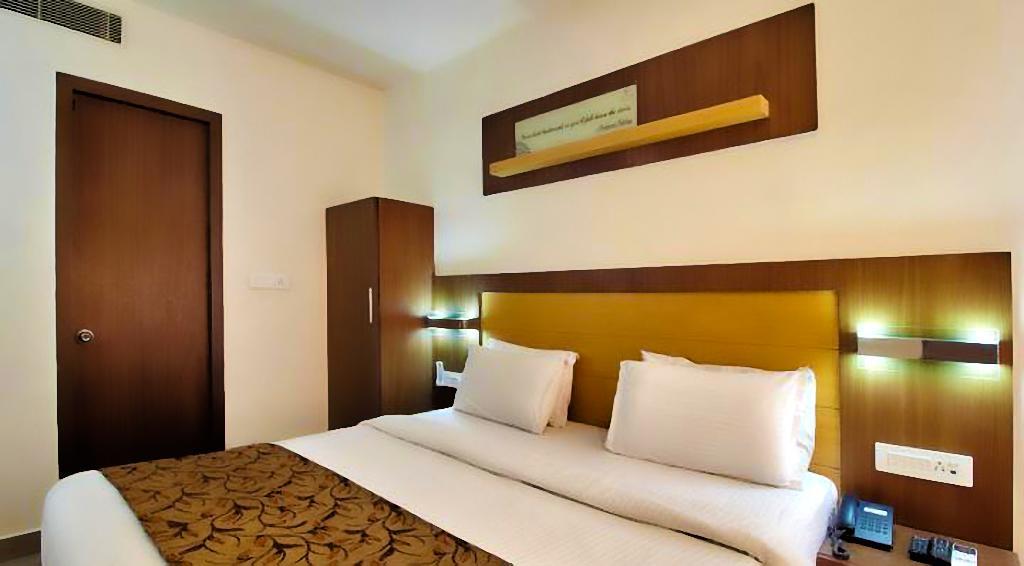 Continental Park Hotel Vijayawāda Екстериор снимка